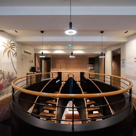 Mercure Centre Hotel 4*