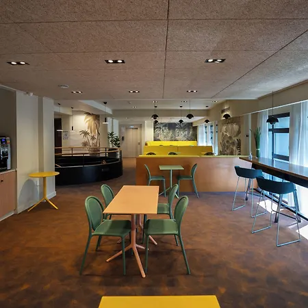 מלון Mercure Centre 4*